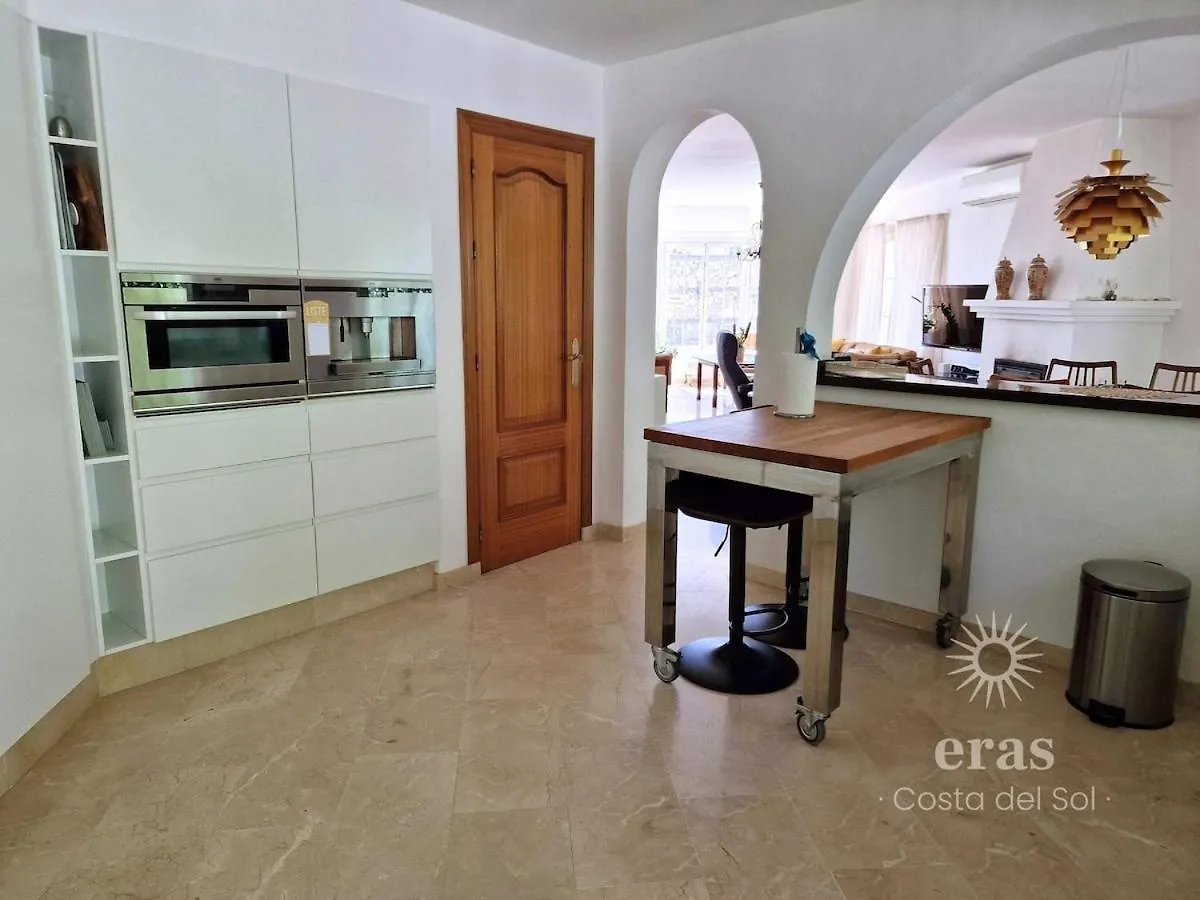 Villa With Pool, Jacuzzi, Barbecue, Garden And Privacy V215 Михас-Коста